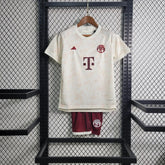 Kit Infantil Bayern III 23/24