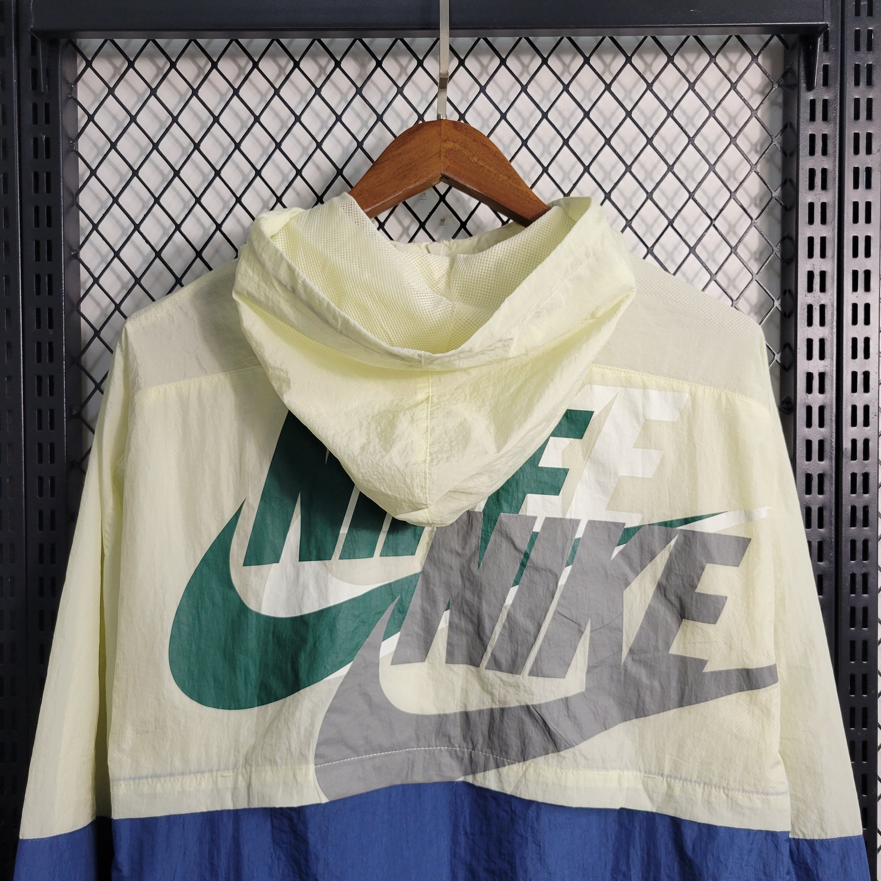 Jaqueta Corta Vento Nike 23/24 - Bege e Azul