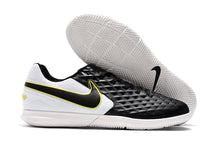 Chuteira Nike Tiempo Legend VIII Club - Futsal