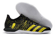 Chuteira Adidas Predator Freak - Futsal