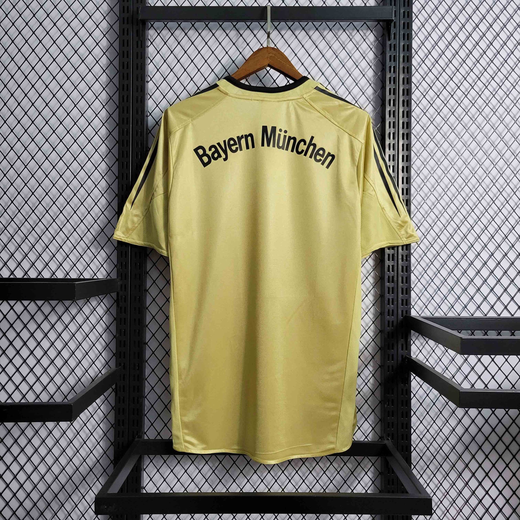 Camisa Bayern de Munique versão retrô 04/05