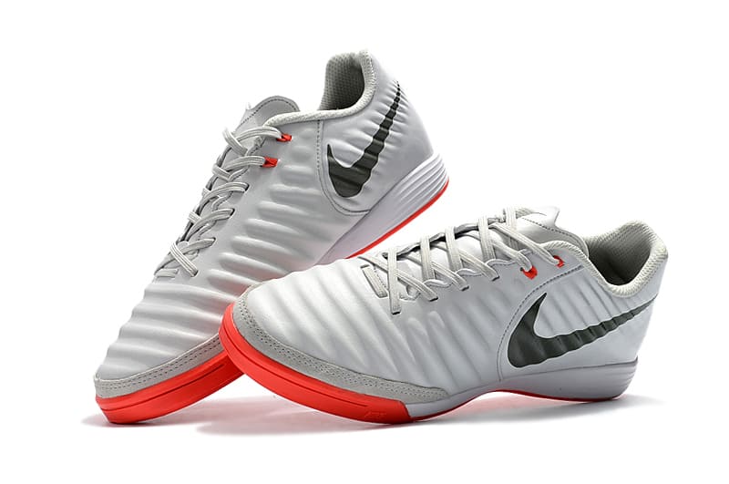 Chuteira Nike Tiempo Ligera IV Est.1 - Futsal